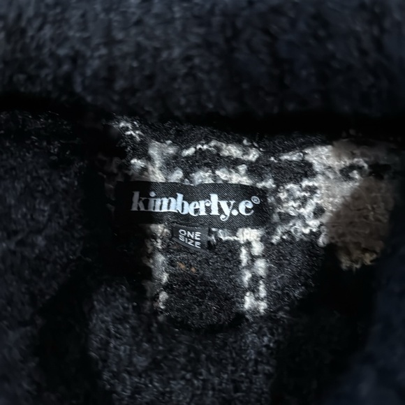 Turtle neck shawl/sweater - Picture 3 of 3